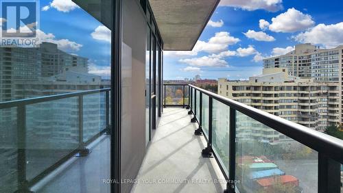 916 - 86 Dundas Street E, Mississauga, ON - Outdoor With View