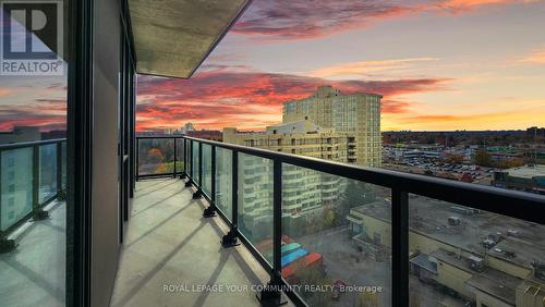 916 - 86 Dundas Street E, Mississauga, ON - Outdoor With View