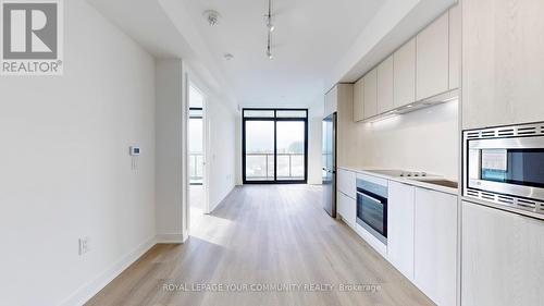 916 - 86 Dundas Street E, Mississauga, ON - Indoor Photo Showing Kitchen