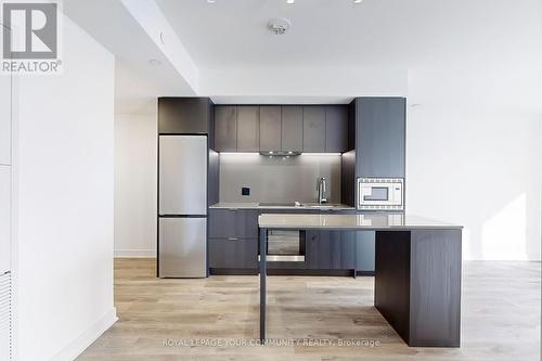 1621 - 86 Dundas Street E, Mississauga, ON - Indoor Photo Showing Kitchen