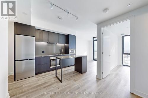 1621 - 86 Dundas Street E, Mississauga, ON - Indoor Photo Showing Kitchen