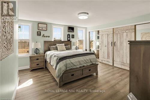 11035 Sodom Road, Niagara Falls, ON - Indoor Photo Showing Bedroom