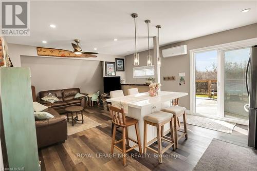 11035 Sodom Road, Niagara Falls, ON - Indoor Photo Showing Dining Room