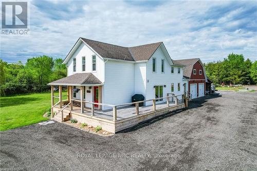 11035 Sodom Road, Niagara Falls, ON - Outdoor With Deck Patio Veranda