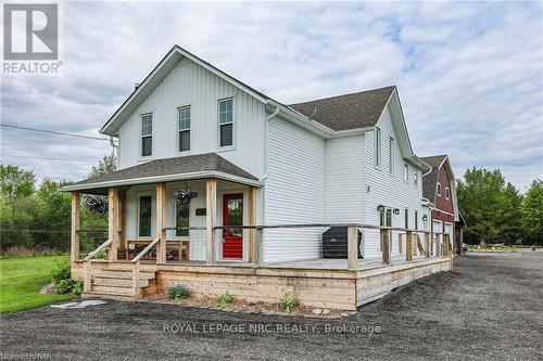 11035 Sodom Road, Niagara Falls, ON - Outdoor With Deck Patio Veranda