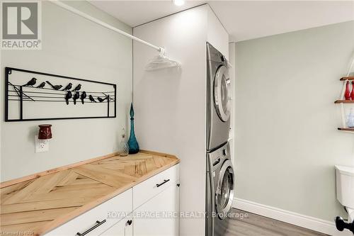 11035 Sodom Road, Niagara Falls, ON - Indoor Photo Showing Laundry Room