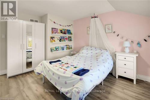 11035 Sodom Road, Niagara Falls, ON - Indoor Photo Showing Bedroom