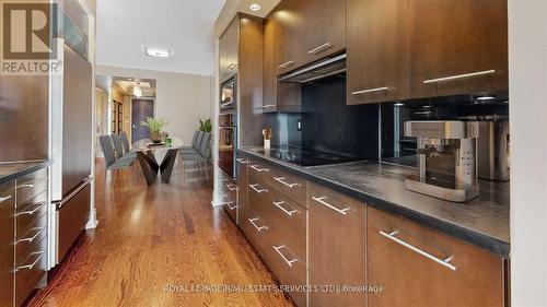 1603 - 10 Bellair Street, Toronto, ON - Indoor Photo Showing Kitchen With Upgraded Kitchen