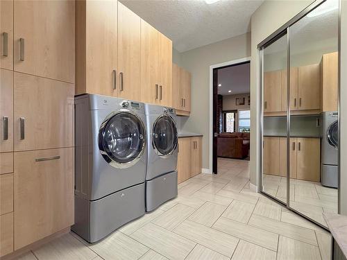 7 Wren Crescent, Brandon, MB - Indoor Photo Showing Laundry Room