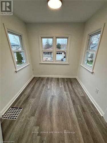 21 Brighton Avenue, St. Catharines (445 - Facer), ON - Indoor Photo Showing Other Room