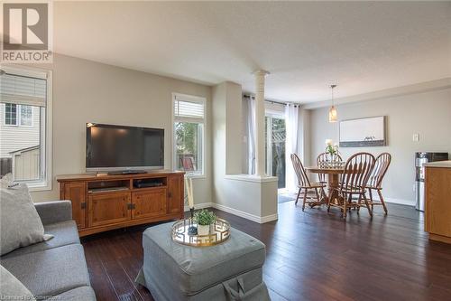 973 Atlantic Boulevard, Waterloo, ON - Indoor Photo Showing Living Room