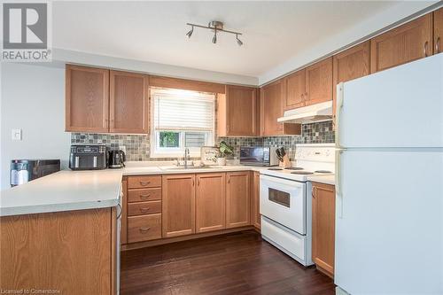 973 Atlantic Boulevard, Waterloo, ON - Indoor Photo Showing Kitchen