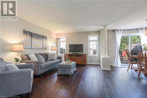 973 Atlantic Boulevard, Waterloo, ON - Indoor Photo Showing Living Room