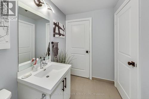 1313 - 55 Speers Road, Oakville, ON - Indoor Photo Showing Bathroom