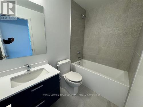 1510 - 30 Upper Mall Way, Vaughan, ON - Indoor Photo Showing Bathroom