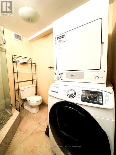 611 - 11 Wincott Drive, Toronto, ON - Indoor Photo Showing Laundry Room