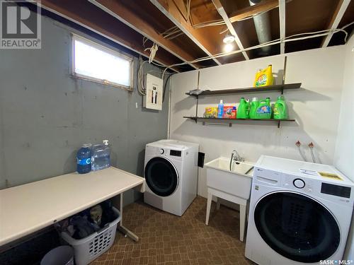 Brock Acreage - Parcel A Of Sw 23-29-20 W3Rd, Kindersley Rm No. 290, SK - Indoor Photo Showing Laundry Room