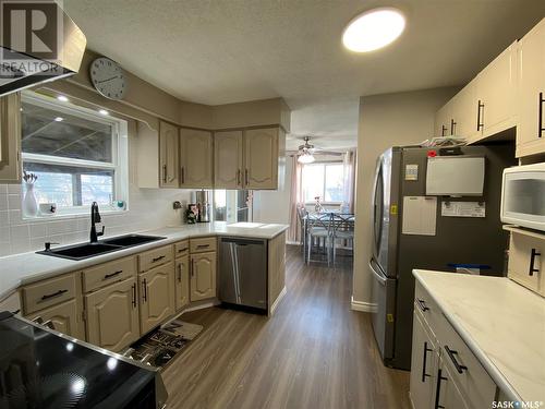 Brock Acreage - Parcel A Of Sw 23-29-20 W3Rd, Kindersley Rm No. 290, SK - Indoor Photo Showing Kitchen With Double Sink