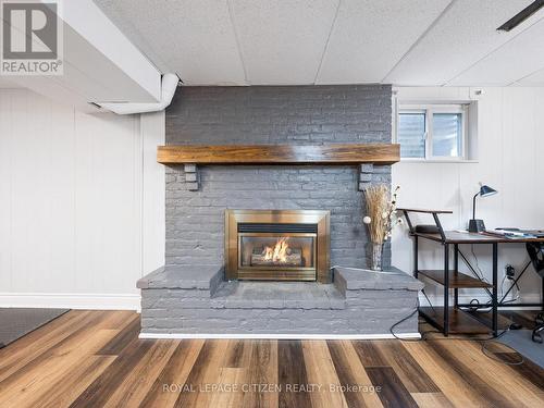 6063 Featherhead Crescent, Mississauga, ON - Indoor Photo Showing Living Room With Fireplace