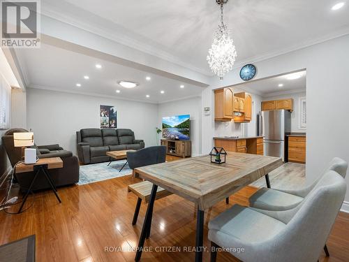 6063 Featherhead Crescent, Mississauga, ON - Indoor Photo Showing Dining Room