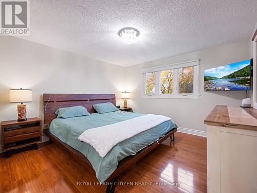 6063 Featherhead Crescent, Mississauga, ON - Indoor Photo Showing Bedroom