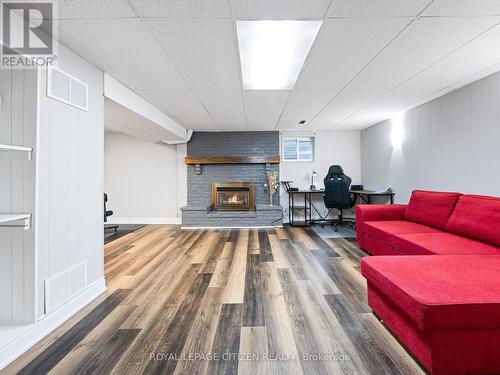 6063 Featherhead Crescent, Mississauga, ON - Indoor Photo Showing Living Room With Fireplace