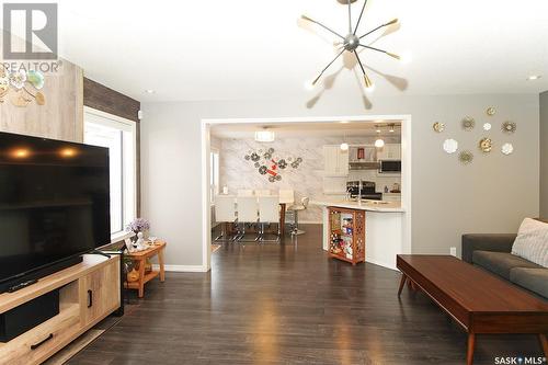 5158 Boswell Crescent, Regina, SK - Indoor Photo Showing Living Room