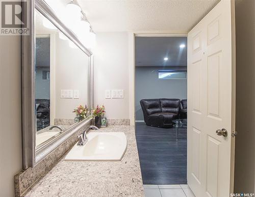 5158 Boswell Crescent, Regina, SK - Indoor Photo Showing Bathroom