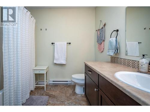 2001 Perrier Road Unit# 204, Nelson, BC - Indoor Photo Showing Bathroom