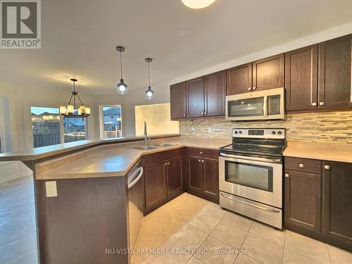 2427 Yellowbirch Court, London, ON - Indoor Photo Showing Kitchen