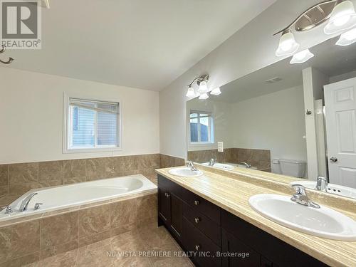 2427 Yellowbirch Court, London, ON - Indoor Photo Showing Bathroom