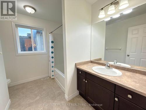 2427 Yellowbirch Court, London, ON - Indoor Photo Showing Bathroom