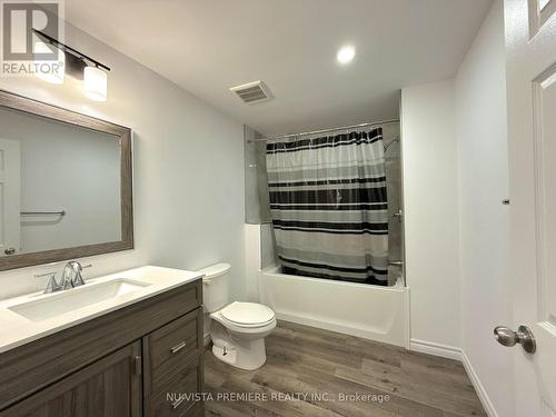 2427 Yellowbirch Court, London, ON - Indoor Photo Showing Bathroom