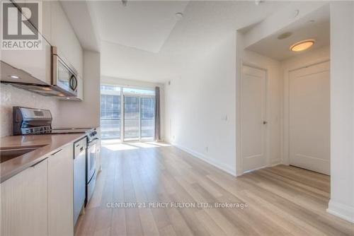 1007 - 56 Annie Craig Drive, Toronto, ON - Indoor Photo Showing Kitchen