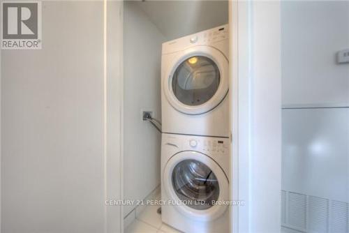 1007 - 56 Annie Craig Drive, Toronto, ON - Indoor Photo Showing Laundry Room