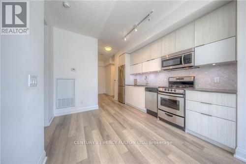 1007 - 56 Annie Craig Drive, Toronto, ON - Indoor Photo Showing Kitchen