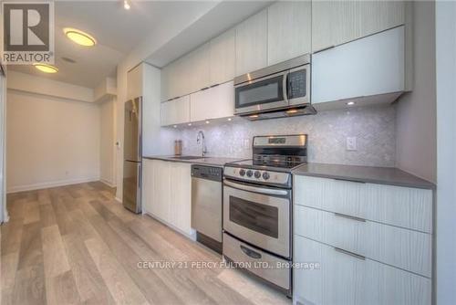 1007 - 56 Annie Craig Drive, Toronto, ON - Indoor Photo Showing Kitchen