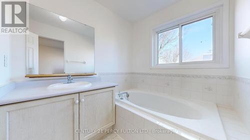 6901 Apex Court, Mississauga, ON - Indoor Photo Showing Bathroom