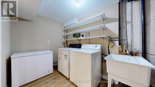 6901 Apex Court, Mississauga, ON - Indoor Photo Showing Laundry Room