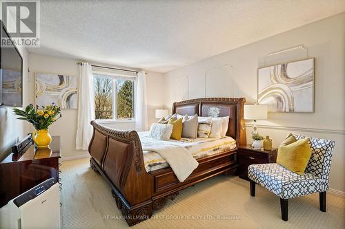 12 Portal Court, Hamilton, ON - Indoor Photo Showing Bedroom