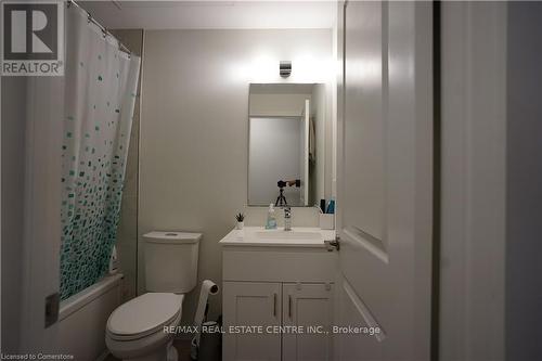 A1 - 405 Myers Road, Cambridge, ON - Indoor Photo Showing Bathroom