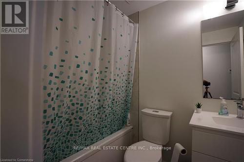 A1 - 405 Myers Road, Cambridge, ON - Indoor Photo Showing Bathroom