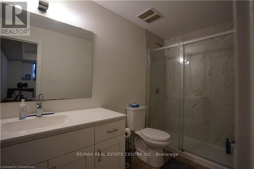 A1 - 405 Myers Road, Cambridge, ON - Indoor Photo Showing Bathroom