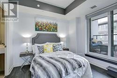 810 - 200 Sackville Street, Toronto, ON - Indoor Photo Showing Bedroom