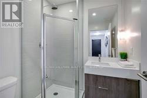 810 - 200 Sackville Street, Toronto, ON - Indoor Photo Showing Bathroom