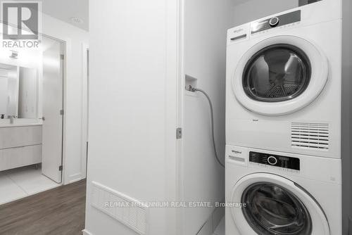 1110 - 12 David Eyer Road, Richmond Hill, ON - Indoor Photo Showing Laundry Room