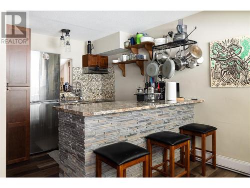 9870 And 9868 Pinnacles Road, Vernon, BC - Indoor Photo Showing Kitchen