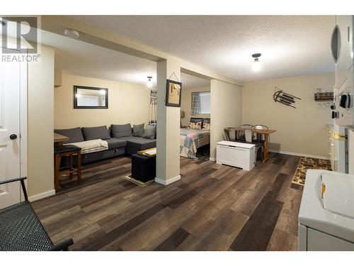 9870 And 9868 Pinnacles Road, Vernon, BC - Indoor