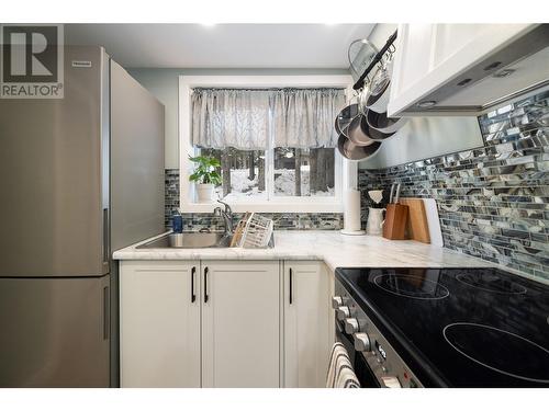 9870 And 9868 Pinnacles Road, Vernon, BC - Indoor