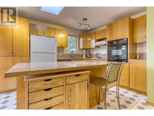 807 Observatory Street, Nelson, BC - Indoor Photo Showing Kitchen